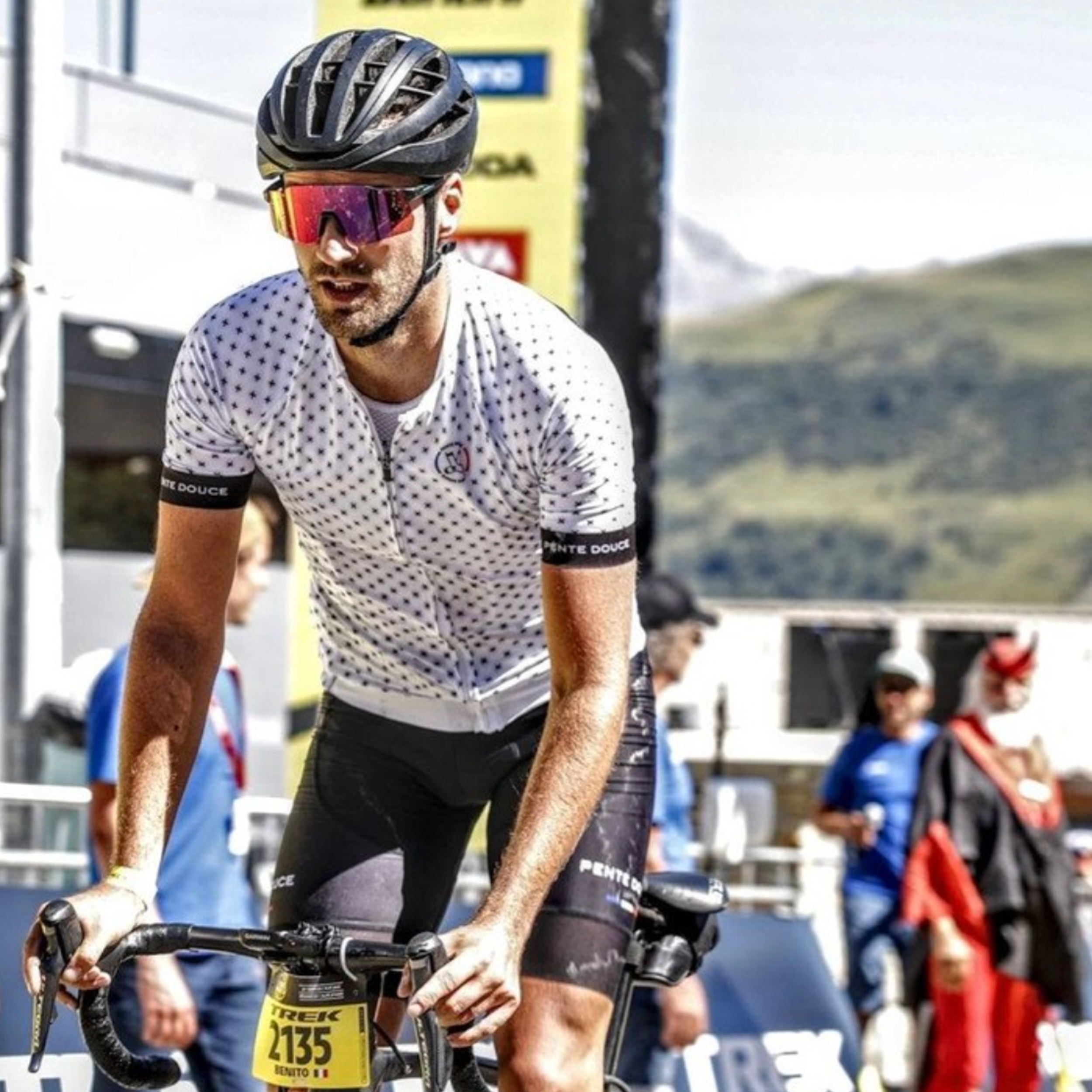 Maillot de vélo Blanc à croix noir ♻️ recyclé
