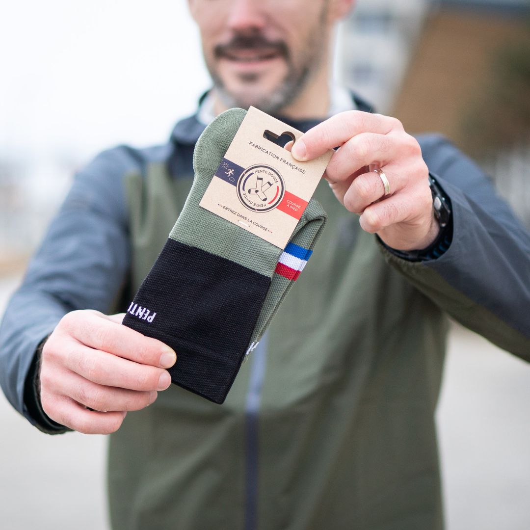 chaussettes de course à pied la kaki et noir pentedouce fabriquées en france